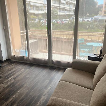 Appartement Proche Gare Routiere Menton Exterior foto