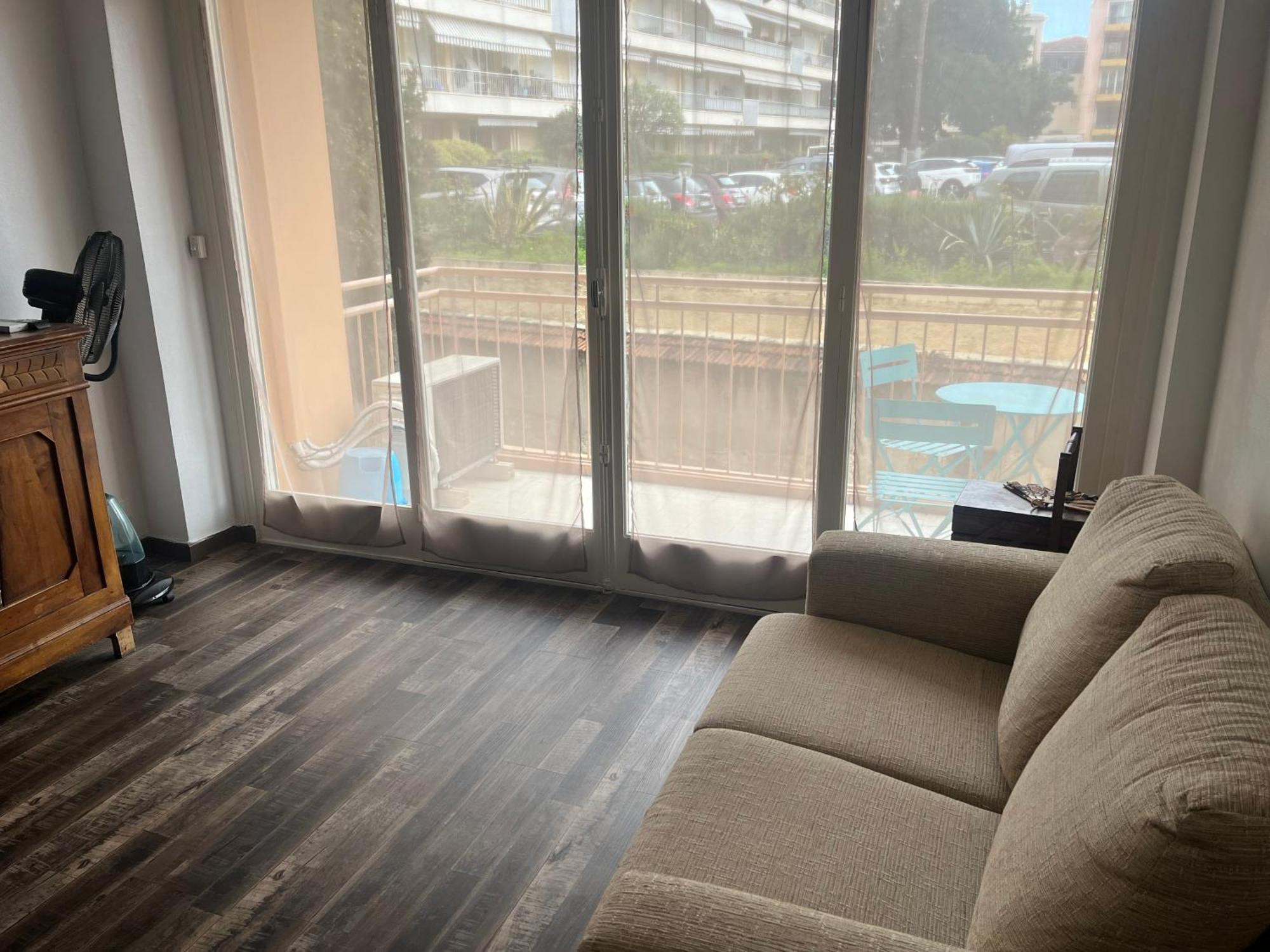 Appartement Proche Gare Routiere Menton Exterior foto